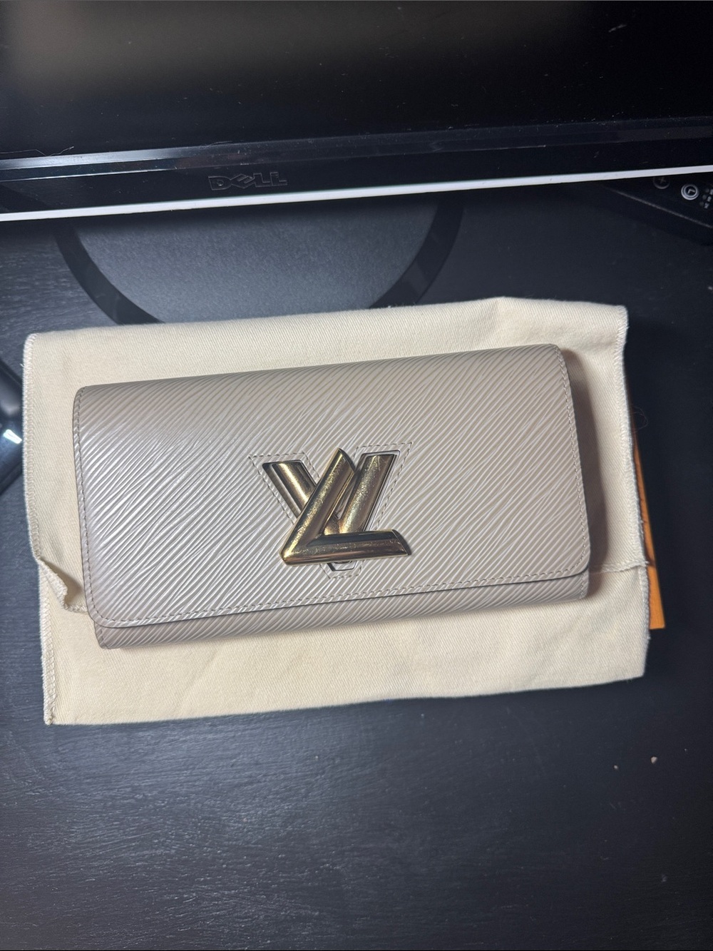Louis Vuitton Cream Epi Leather V Flap Wallet with Gold V Hardware - Picture 2 of 6